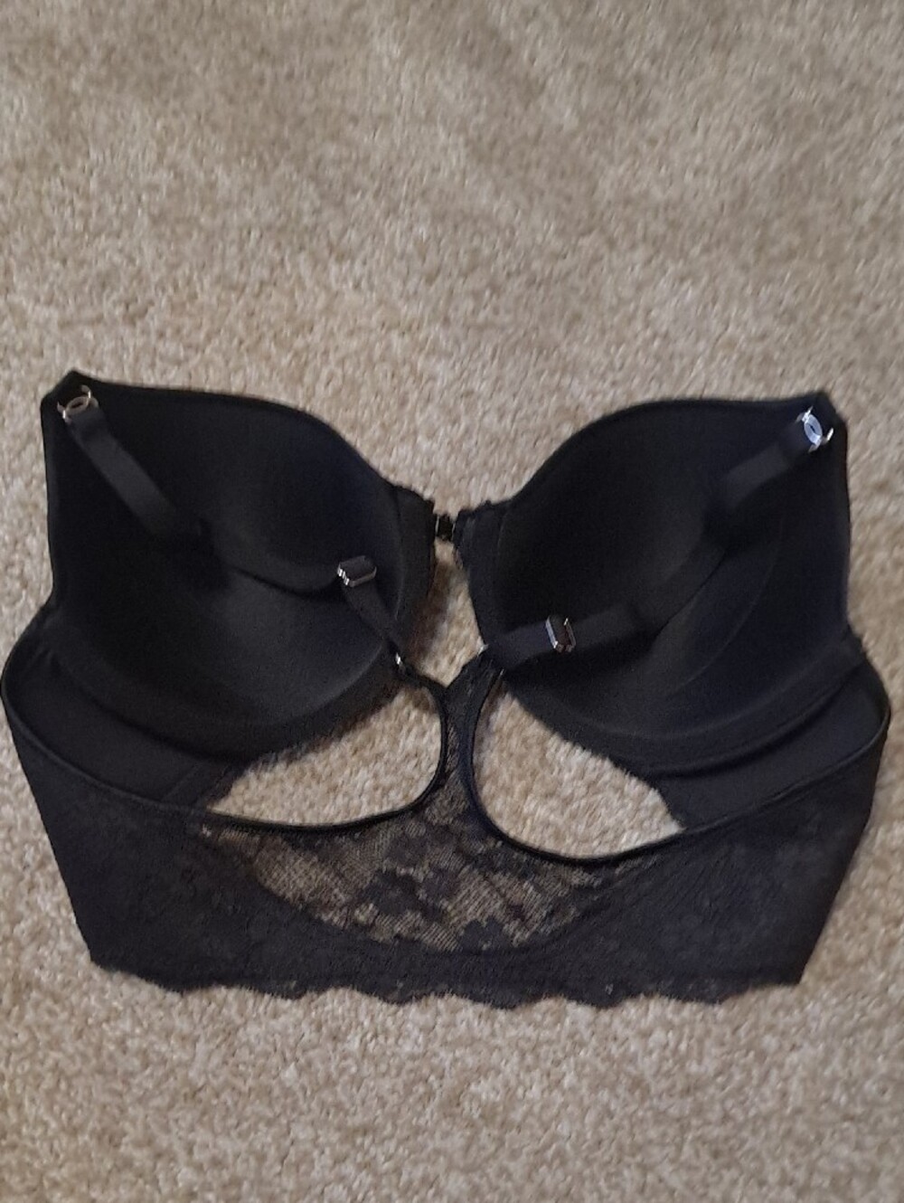 vassarette Black and White Convertible T-Shirt Bras Duo - Picture 10 of 14